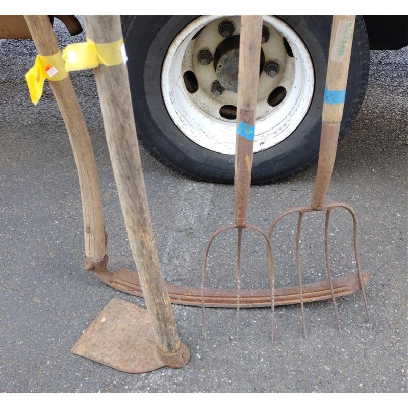 ANTIQUE YARD TOOLS INCLUDING SCYTHE