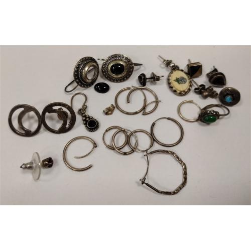 18 GRAMS OF ASSORTED JEWELRY MOSTLY MARKED 925