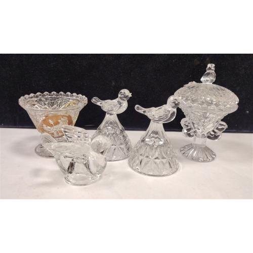 COLLECTION OF SMALL BYRD GLASS OBJECTS