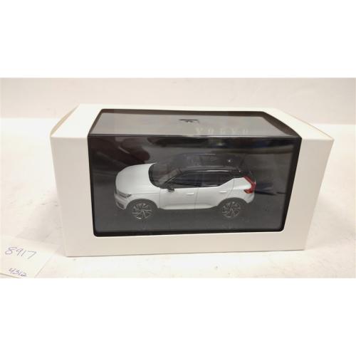 VOLVO XC40 1:43 SCALE MODEL CAR NEW IN BOX