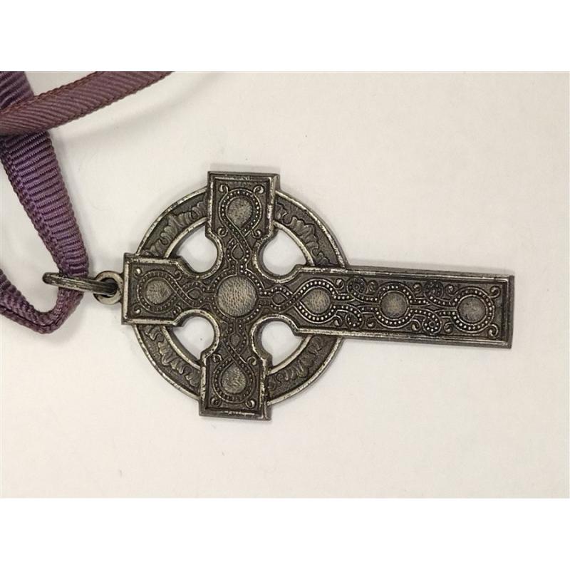 J.E.C. & CO STERLING CELTIC CROSS PENDANT