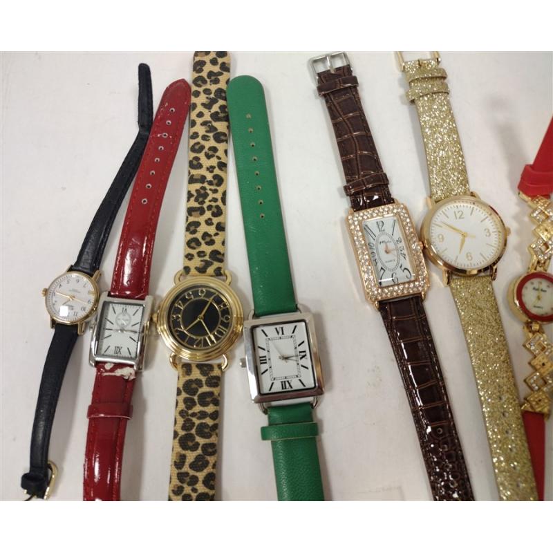 28 CONTEMPORARY WATCHES