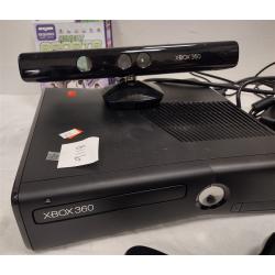 XBOX 360 AND THREE DISCS