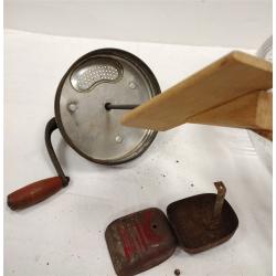 DAISY BUTTER CHURN NO. 8