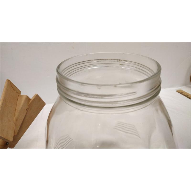DAISY BUTTER CHURN NO. 8