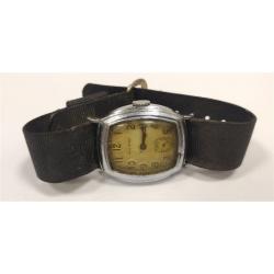 DECO WALTHAM COMPANY 9 JEWELS WATCH WITH CLOTH BAND