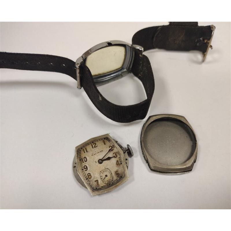 DECO WALTHAM COMPANY 9 JEWELS WATCH WITH CLOTH BAND