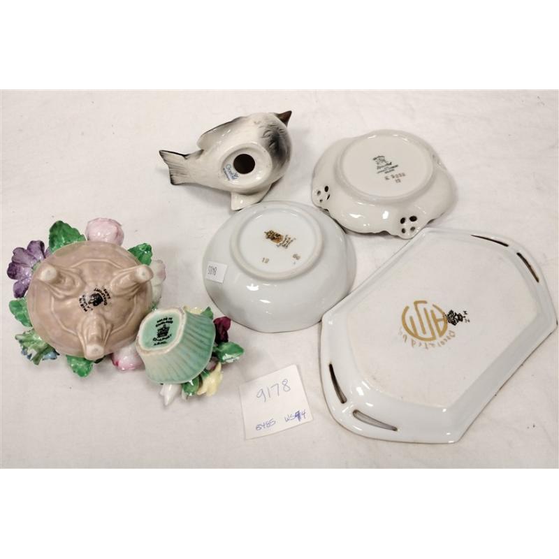 SIX SMALL PORCELAIN COLLECTIBLES
