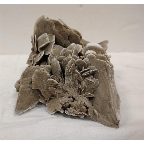 DESERT ROSE MINERAL SPECIMEN