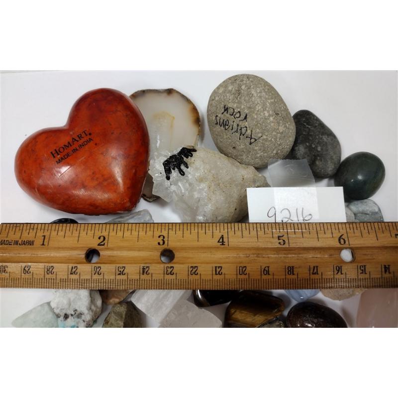 COLLECTION OF CRYSTALS AND ROCKS