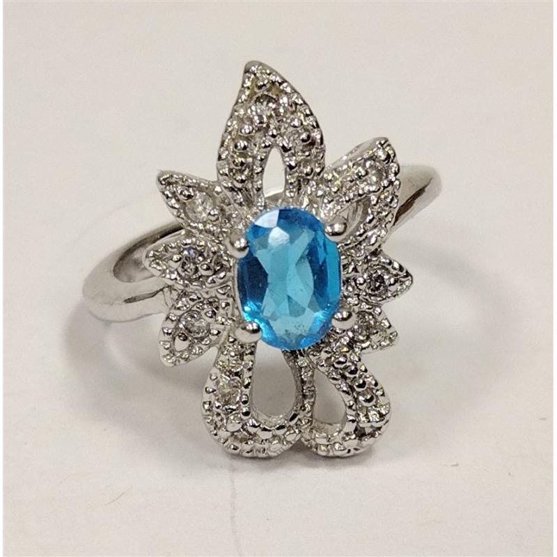 LADIES SIZE 5 1/4 COSTUME RING WITH SYNTHETIC STONES