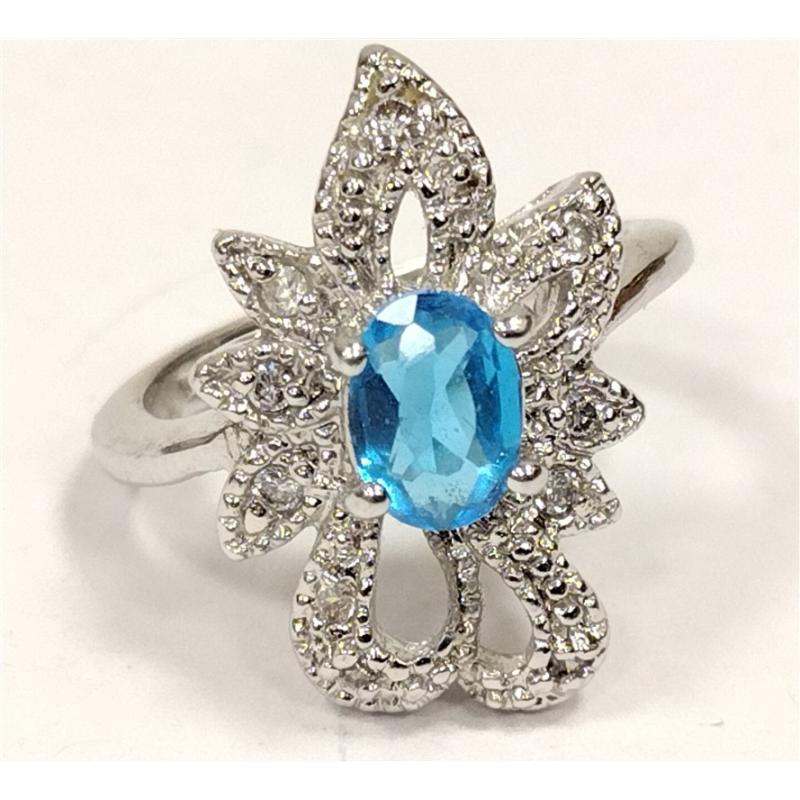 LADIES SIZE 5 1/4 COSTUME RING WITH SYNTHETIC STONES