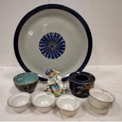 NINE PIECES OF POTTERY AND PORCELAIN