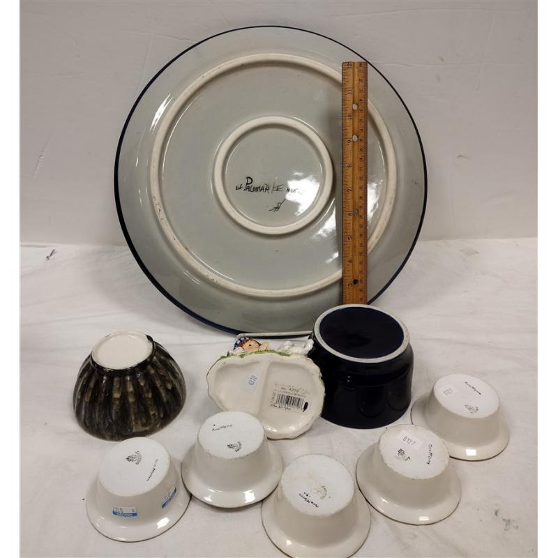 NINE PIECES OF POTTERY AND PORCELAIN