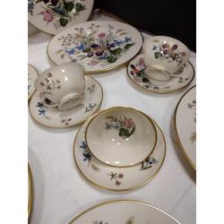 FRANCISCAN FINE CHINA, MARIPOSA PATTERN