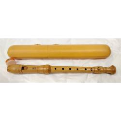 YAMAHA SOPRANO WOOD RECORDER AND CASE