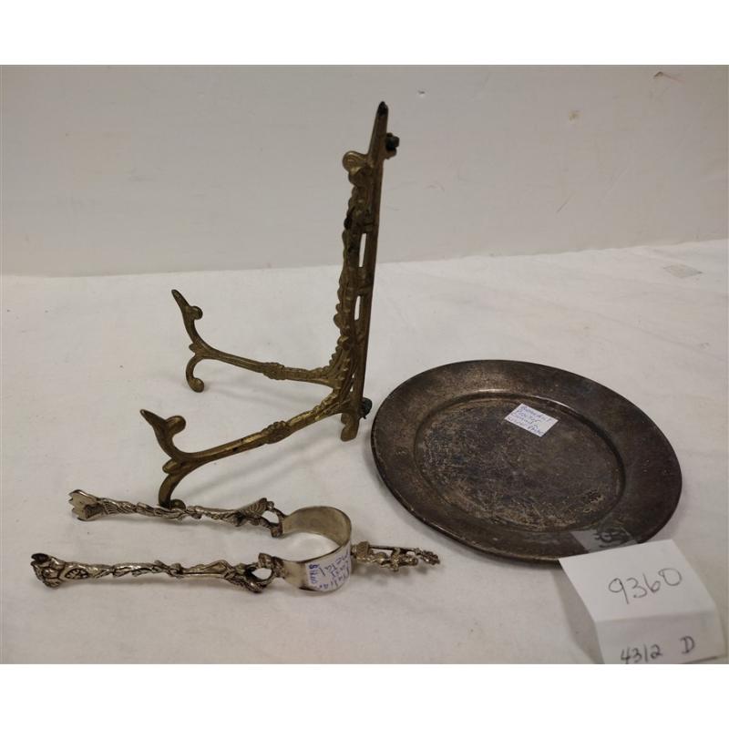COLLECTION OF ANTIQUE METAL WARES