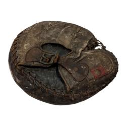 VINTAGE BASEBALL LEFT HANDED CATCHER'S MITT