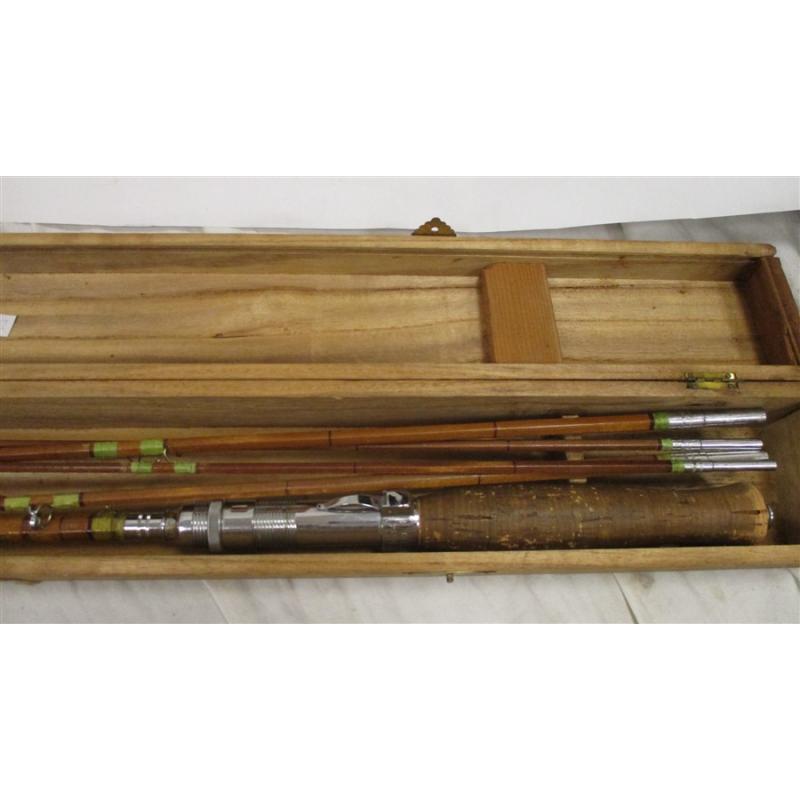 VINTAGE SAKURAI SUPERIOR BAMBOO FISHING ROD