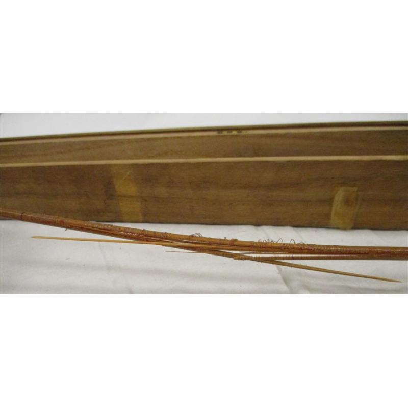 VINTAGE SAKURAI SUPERIOR BAMBOO FISHING ROD