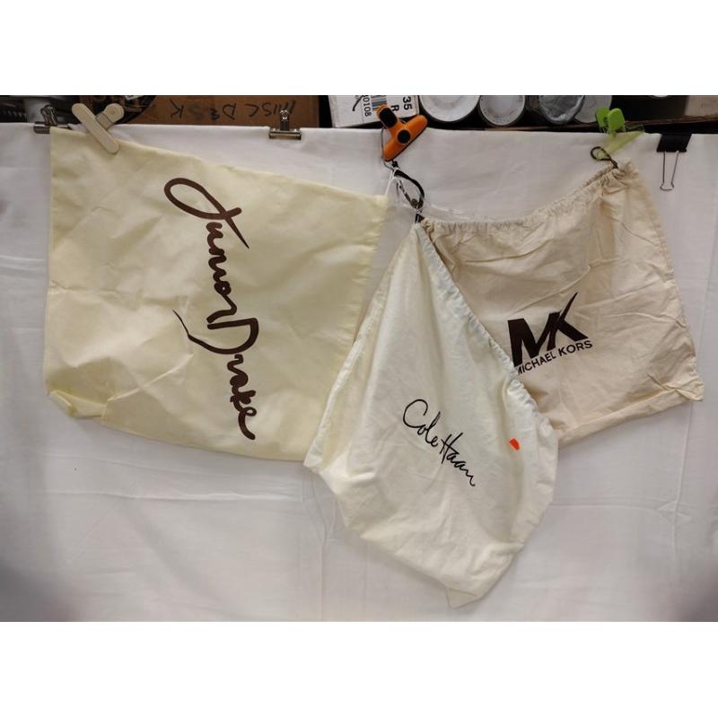 THREE CLOTH HANDBAG STORAGE BAGS