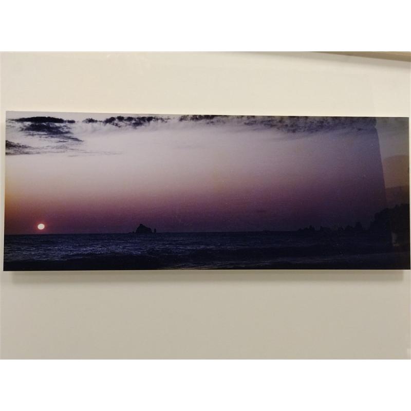PHOTOGRAPH BY LES DUNNER