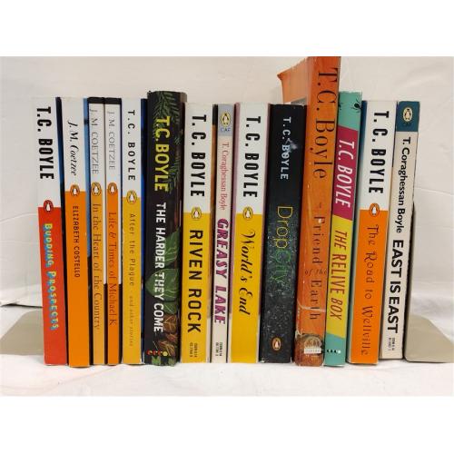 14 T.C. BOYLE PAPERBACK BOOKS