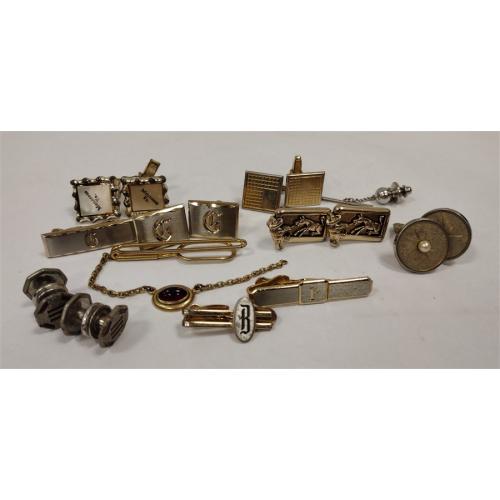 COLLECTION OF MEN'S JEWELRY, CUFFLINKS, TIE BARS