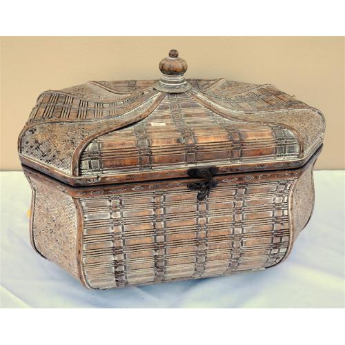 17" WIDE HINGED WOOD AND WICKER STORAGE BOX