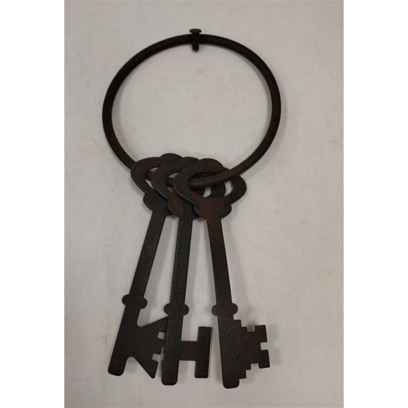 DECORATIVE HANGING KEYS