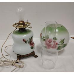 GONE WITH THE WIND STYLE TABLE LAMP WITH GLASS CHIMNEY
