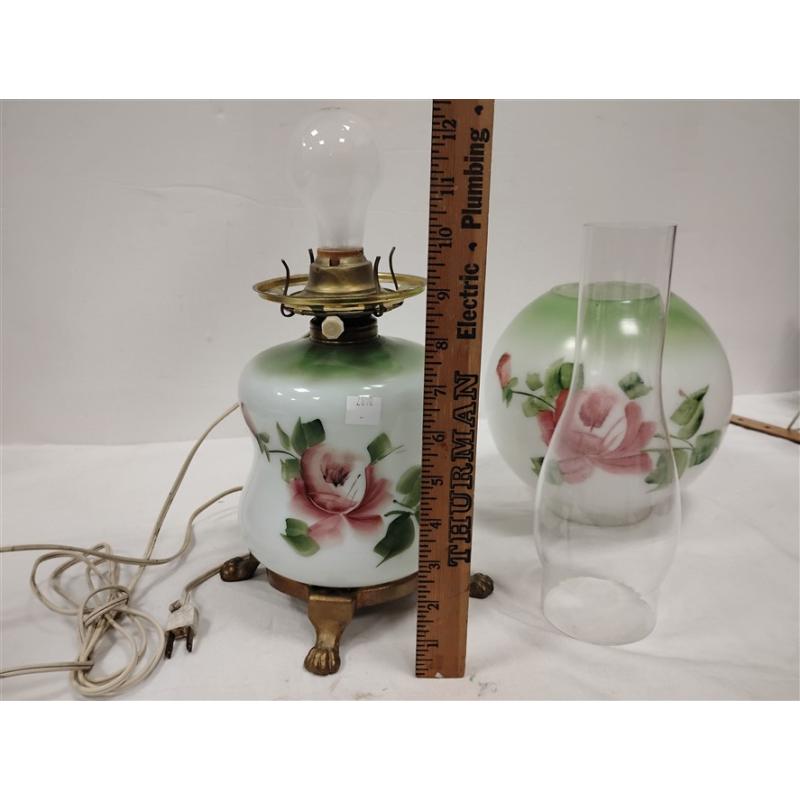 GONE WITH THE WIND STYLE TABLE LAMP WITH GLASS CHIMNEY