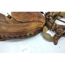 SPALDING SOFTBALL MITT 42-785 AND CATCHER'S MASK