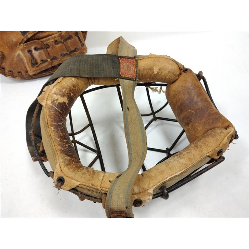 SPALDING SOFTBALL MITT 42-785 AND CATCHER'S MASK