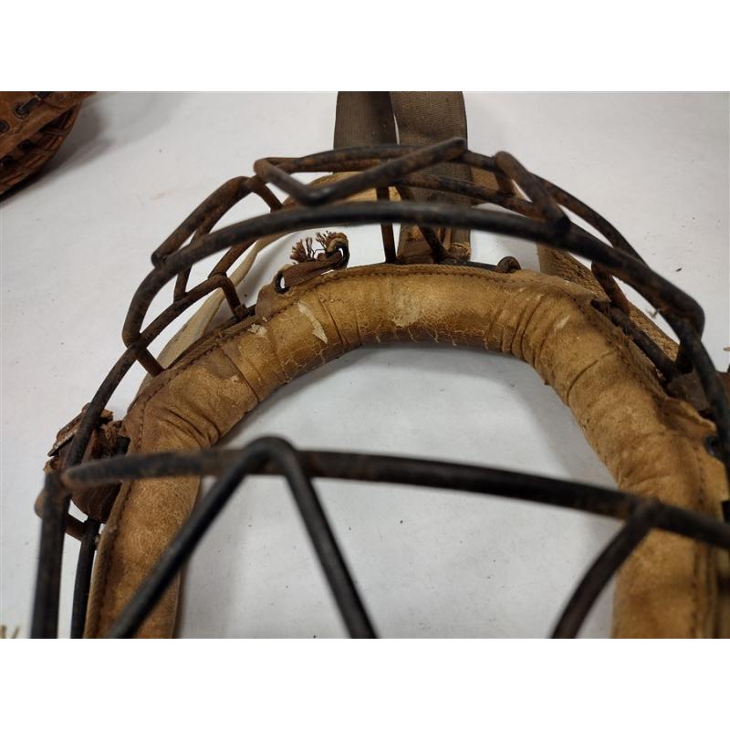 SPALDING SOFTBALL MITT 42-785 AND CATCHER'S MASK